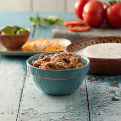 Old El Paso detalle de textura cremosa de los frijoles que facilita untar y mezclar