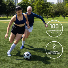 Optimum Nutrition cápsulas en mano para comparar tamaño y facilidad