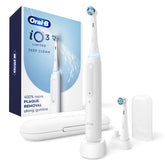 Oral-B iO3 frontal del empaque mostrando el mango y accesorios para limpieza eficaz