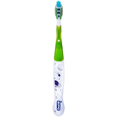 Oral-B mango ergonómico diseñado para manos pequeñas y mejor control