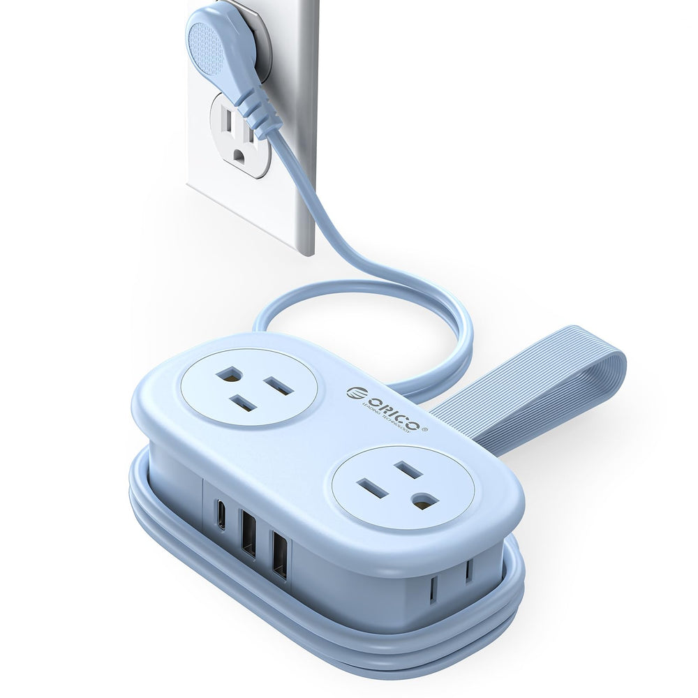 ORICO regleta frontal mostrando 4 enchufes y puertos USB para carga múltiple rápida