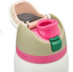 Owala FreeSip detalle de la boquilla FreeSip y pajita, higiene y comodidad para beber