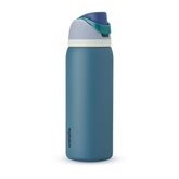 Owala FreeSip 40 oz Denim vista frontal con tapa cerrada y asa segura