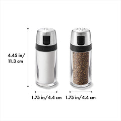 OXO Good Grips primer plano de la tapa giratoria que facilita rellenar rápido