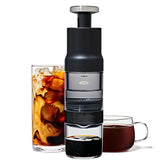 OXO Rapid Brewer vista frontal mostrando diseño compacto y tapa segura