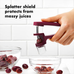 OXO salpicadera desmontable protegiendo encimera y evitando manchas