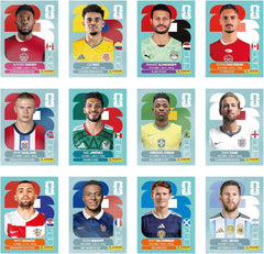 Panini mano sosteniendo un sobre en uso, útil para actividades y trueques