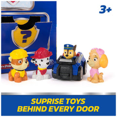 Paw Patrol close-up de las 8 mini figuras y los dos animales para juego creativo