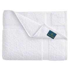 Pearl Linens toalla en uso frente a la ducha secado eficiente