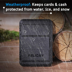 Pelican cartera en uso adherida a iPhone mostrando fácil acceso a tarjetas