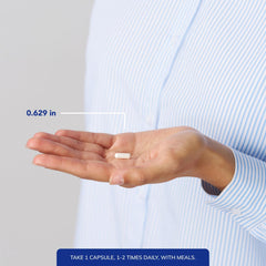 Pure Encapsulations Peptic-Care en la mano para comparar tamaño y conveniencia del frasco
