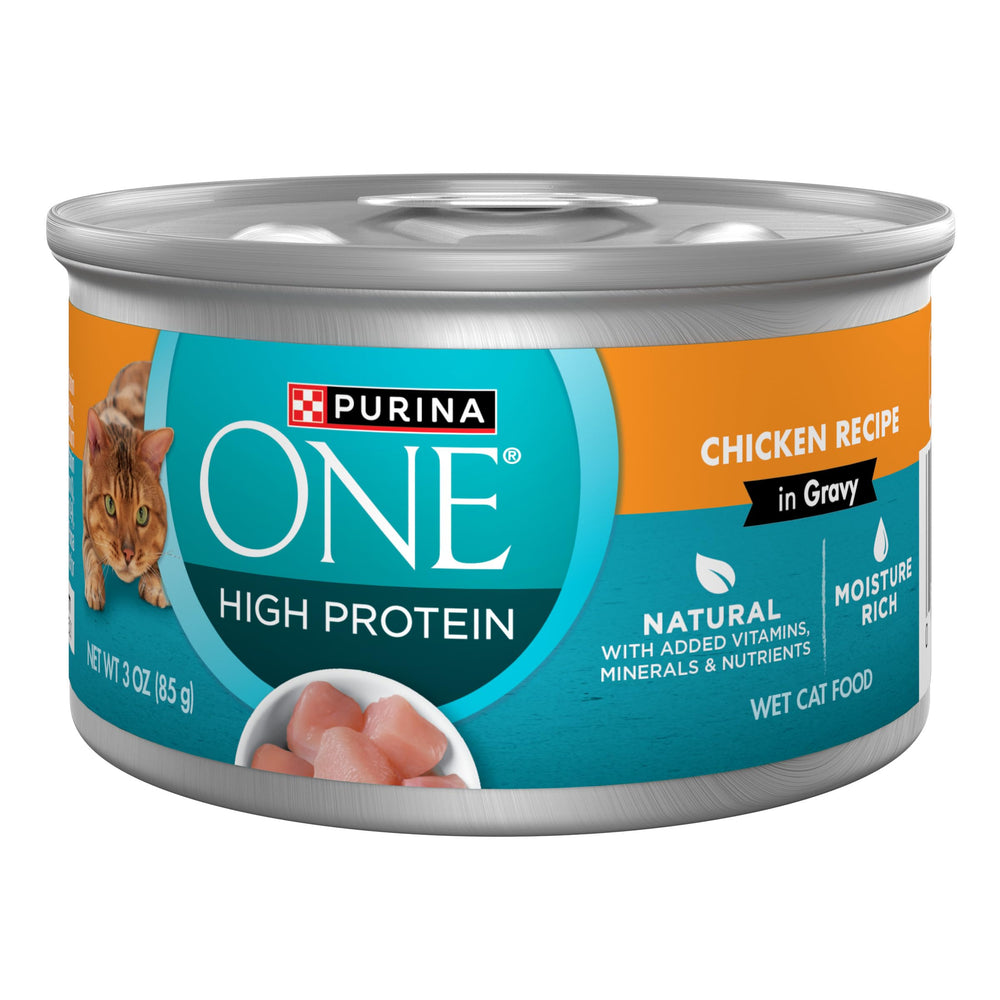 Purina ONE frente de lata de pollo mostrando etiqueta y beneficio nutricional