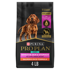 Purina Pro Plan bolsa frontal salmón 4 lb mostrando fórmula para piel y estómago sensible