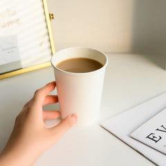 RACETOP vaso en máquina de café demostrando compatibilidad y comodidad