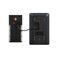 Cargador solar Ring instalado en fachada junto a la Ring Battery Doorbell para menor mantenimiento