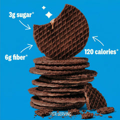 Rip Van Wafels primer plano del relleno cookies & cream cremoso