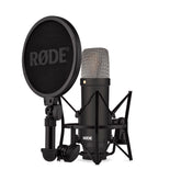 RØDE NT1 vista frontal mostrando el cuerpo y la rejilla, captura clara y profesional
