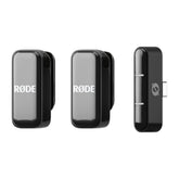 RØDE frontal del estuche plegado mostrando portabilidad y protección