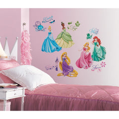 RoomMates instalado en habitación infantil demostrando aspecto mágico y ordenado