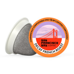 SAN FRANCISCO BAY cápsula siendo insertada en máquina compatible K-Cup para preparación rápida