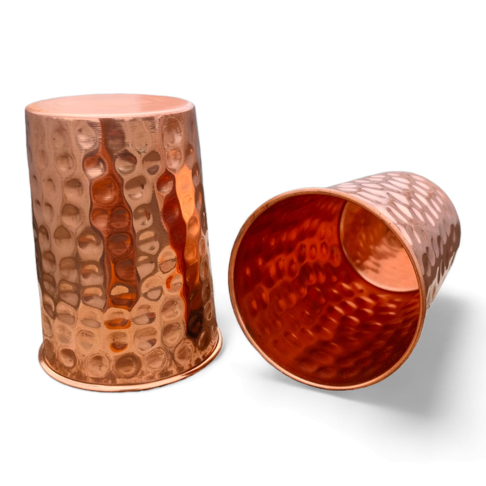 Siddhivinayak vaso frontal mostrando diseño martillado y elegancia