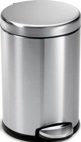 simplehuman vista frontal en acero cepillado, aspecto limpio y moderno
