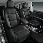 Skechers funda frontal mostrando ajuste y protección del asiento