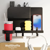 Smallish Wallshelfie vista frontal mostrando organización junto a la cama y fácil acceso