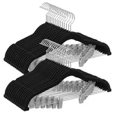 SONGMICS pack frontal de 30 perchas mostrando ahorro de espacio