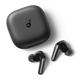 Soundcore P31i frontal con estuche abierto mostrando diseño y portabilidad