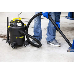 Stanley manguera flexible mostrando alcance y maniobrabilidad