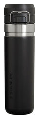 STANLEY botella Quick Flip GO frente mostrando diseño negro y durabilidad
