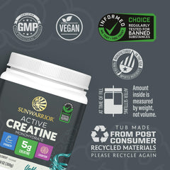 Vaso con creatina Sunwarrior mezclada demostrando rápida disolución