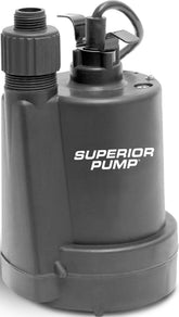 Superior Pump vista frontal mostrando construcción termoplástica y durabilidad