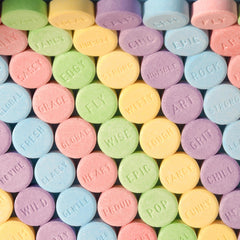 SweeTARTS caja abierta con caramelos listos para compartir en reuniones