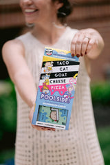 Taco Cat Goat Cheese Pizza juego en uso junto a la piscina con jugadores, diversión y resistencia al agua