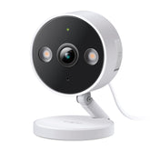 Tapo C120 vista frontal mostrando lente y diseño compacto para vigilancia versátil