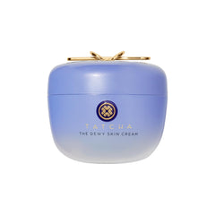 TATCHA frasco frontal de The Dewy Skin Cream mostrando diseño y tamaño sostenido
