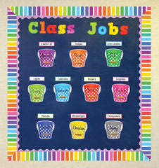 Teacher Created Resources uso en aula fondo colocado con trabajos estudiantiles limpio