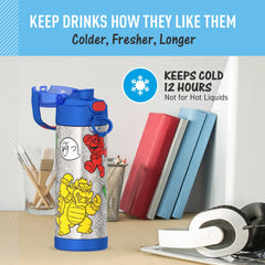 THERMOS FUNtainer junto a objeto de referencia para comparar tamaño y capacidad