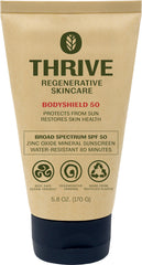 Thrive Natural Care frente del tubo mostrando diseño y tamaño práctico