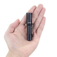 ThruNite Archer Mini frontal mostrando diseño compacto y potencia inmediata