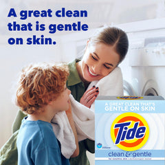 Cerca de la textura del polvo Tide mostrando su finura y fácil disolución