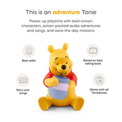 Tonies Winnie the Pooh escala en manos de niño para tamaño