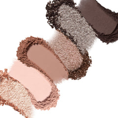 Too Faced primer plano textura de sombras cremosas y alta pigmentación