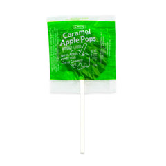 Tootsie Roll paleta sostenida en mano para comparar tamaño y uso