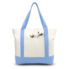 TOPDesign vista frontal del bolso tote azul claro mostrando capacidad práctica