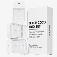 Touchland spray en uso dentro de un bolso, limpieza portátil y conveniente