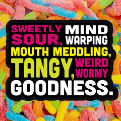 Trolli primer plano de gusanos gomosos mostrando combinaciones de sabor doble