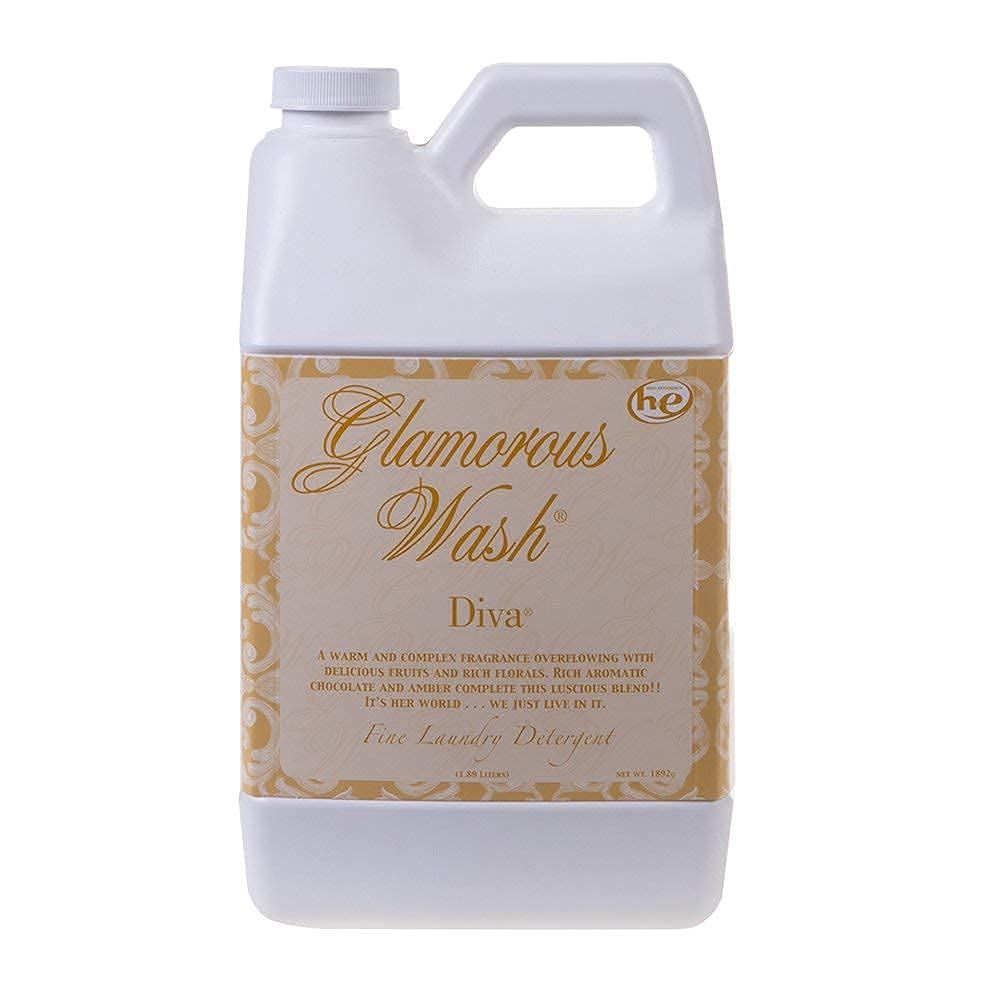 TYLER CANDLE COMPANY botella frontal 64 oz mostrando etiqueta floral y facilidad de uso